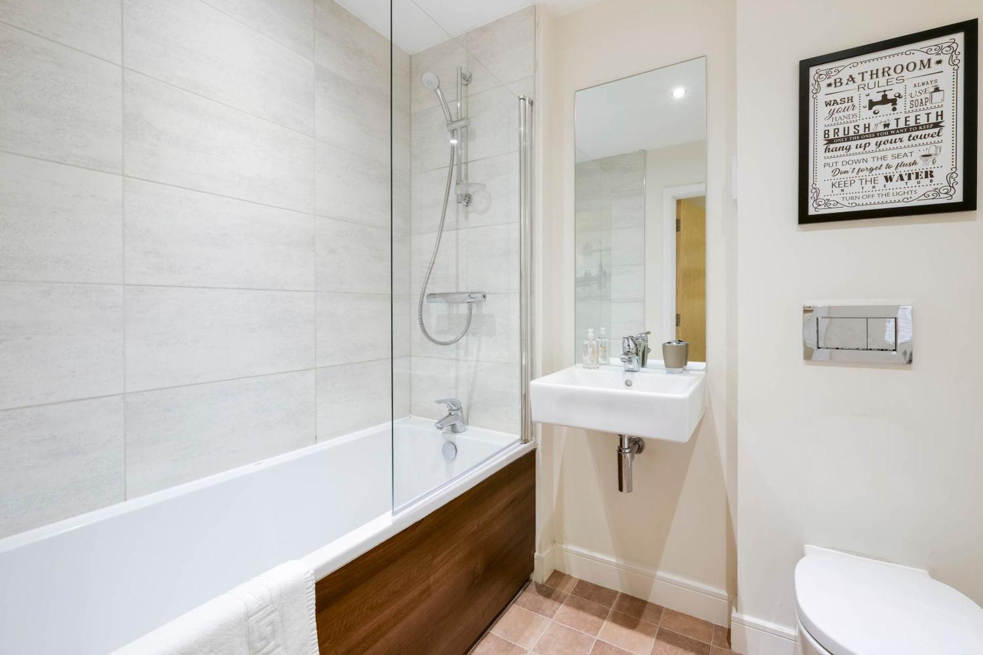 Alder House Serviced Apartment Maidenhead By 360Stays Exterior photo