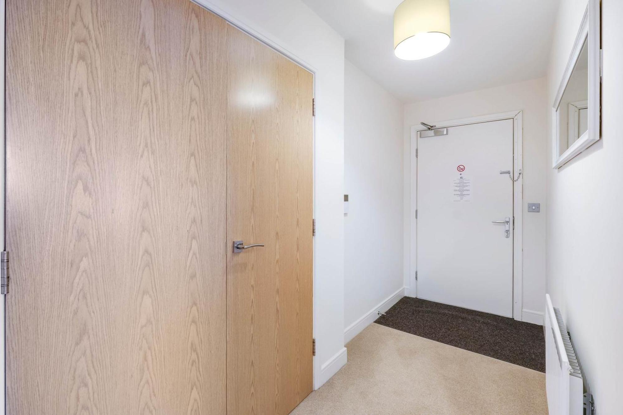 Alder House Serviced Apartment Maidenhead By 360Stays Exterior photo