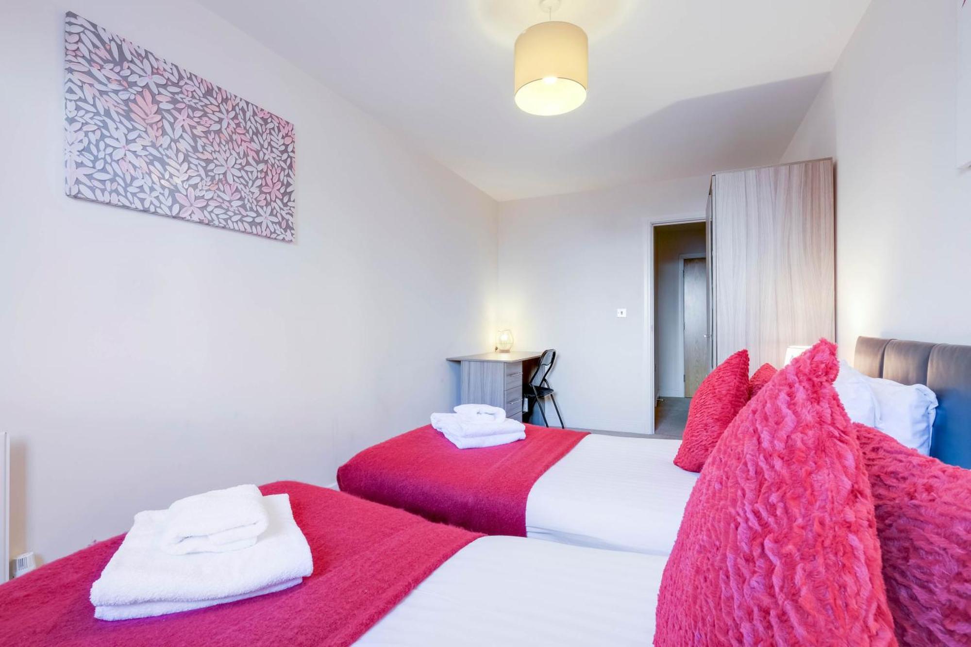 Alder House Serviced Apartment Maidenhead By 360Stays Exterior photo